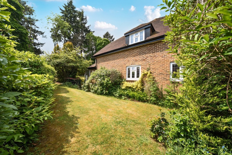Images for Chestnut Avenue, Guildford, Surrey