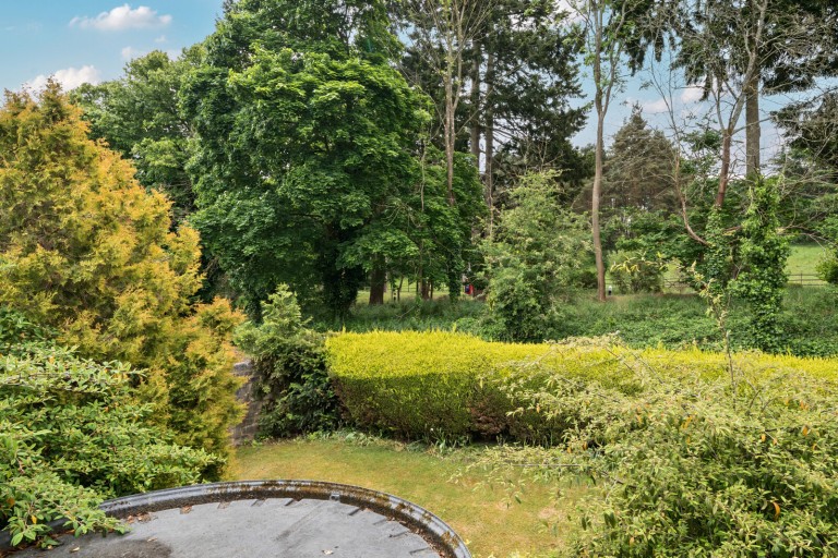 Images for Chestnut Avenue, Guildford, Surrey
