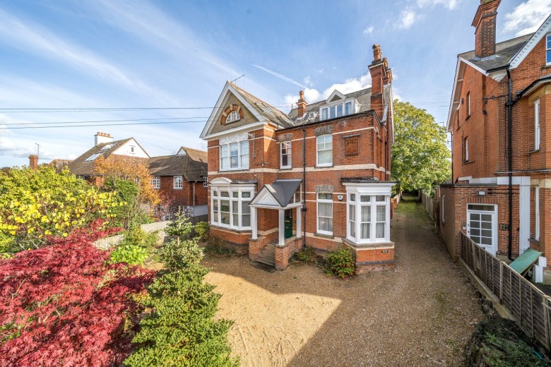 Click the photo for more details of London Road, Guildford, GU1