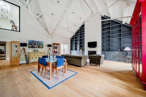 Click the photo for more details of Halfpenny Lane, Guildford, Surrey
