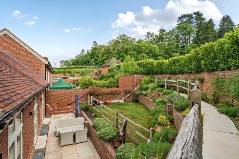 Click the photo for more details of Halfpenny Lane, Guildford, Surrey