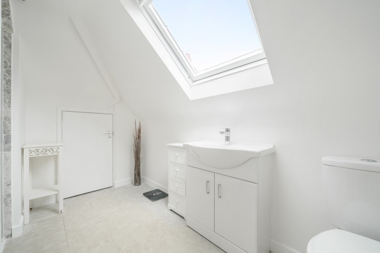 Images for Roseacre Gardens, Chilworth, Guildford