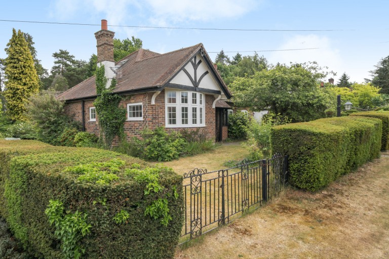 Images for Roseacre Gardens, Chilworth, Guildford