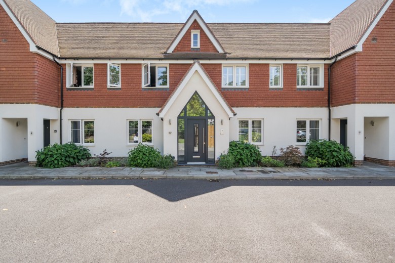 Click the photo for more details of London Road, Guildford, Surrey