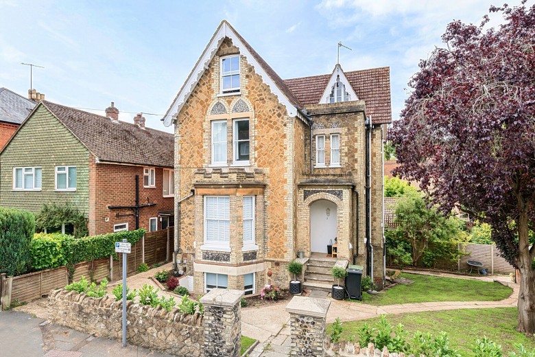 Click the photo for more details of Baillie Road, Guildford, Surrey