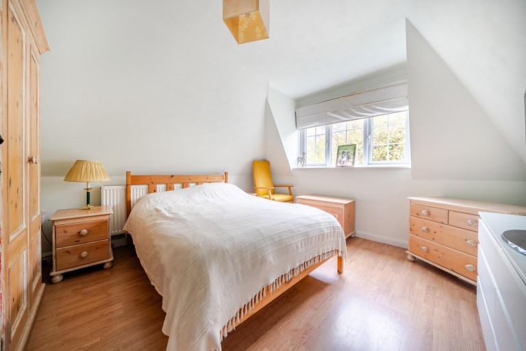 Images for Curling Vale, Guildford, Surrey