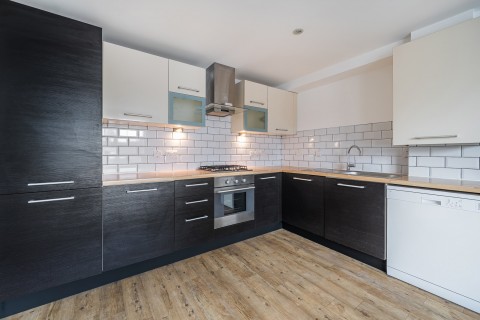 Click the photo for more details of Queens Road, Guildford, Surrey