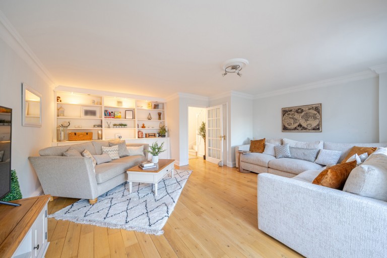 Images for Anchor Close, Normandy, Surrey