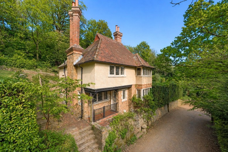Click the photo for more details of Chinthurst Lane, Bramley, Surrey
