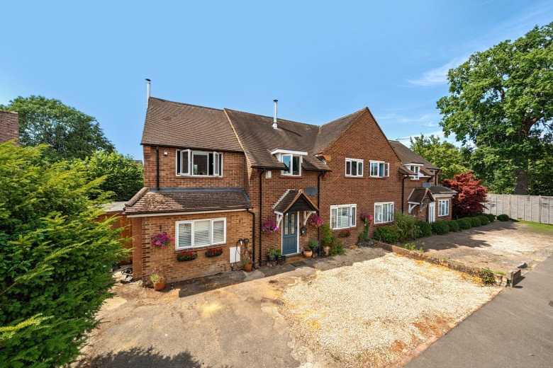 Click the photo for more details of Palm Grove, Guildford, Surrey