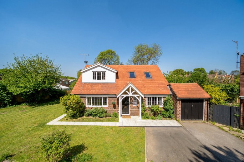 Click the photo for more details of Thrift Vale, Guildford, GU4