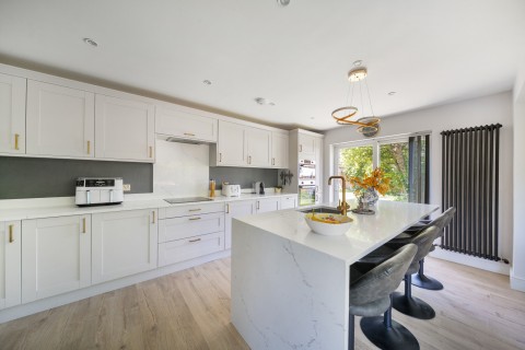 Click the photo for more details of Thrift Vale, Guildford, GU4
