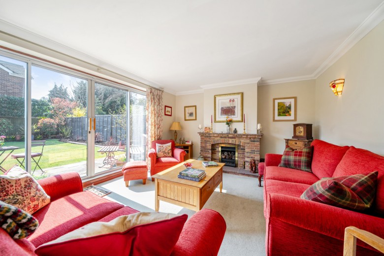 Click the photo for more details of Little Green Lane, Chertsey, KT16
