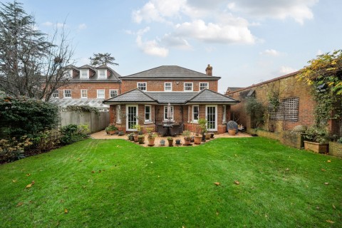 Click the photo for more details of Elmdon Place, Guildford, Surrey