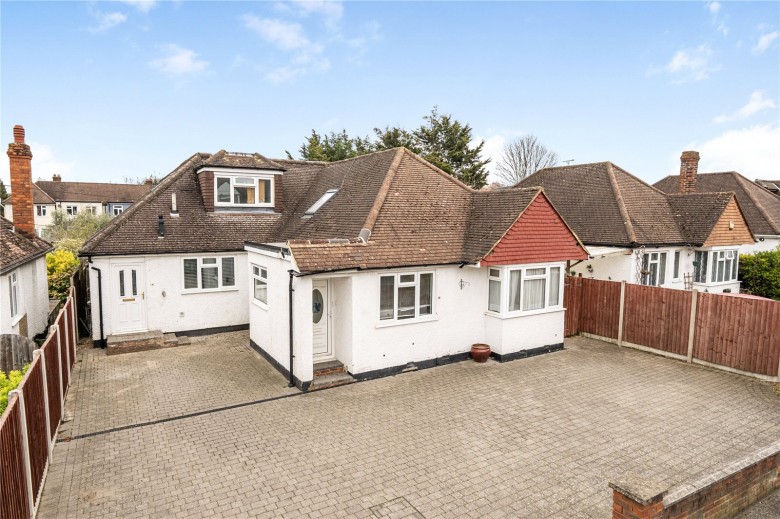 Click the photo for more details of Sunbury Lane, Walton-On-Thames, Surrey