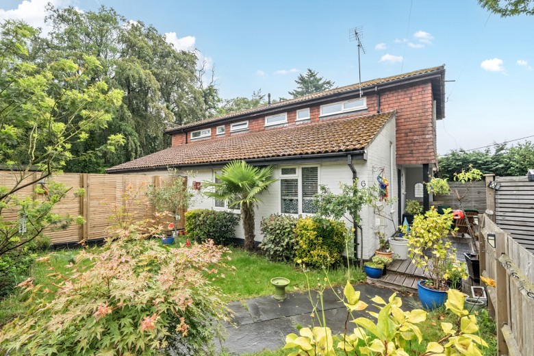 Click the photo for more details of Folly Hill, Farnham, Surrey