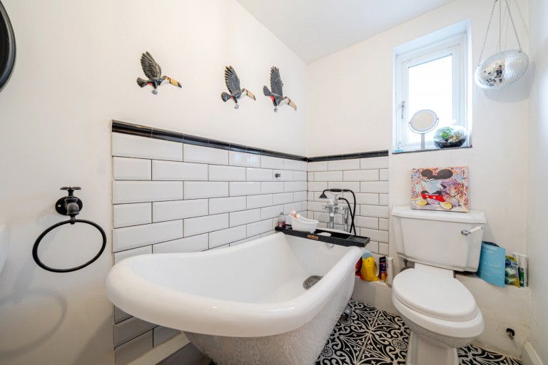 Images for Folly Hill, Farnham, Surrey