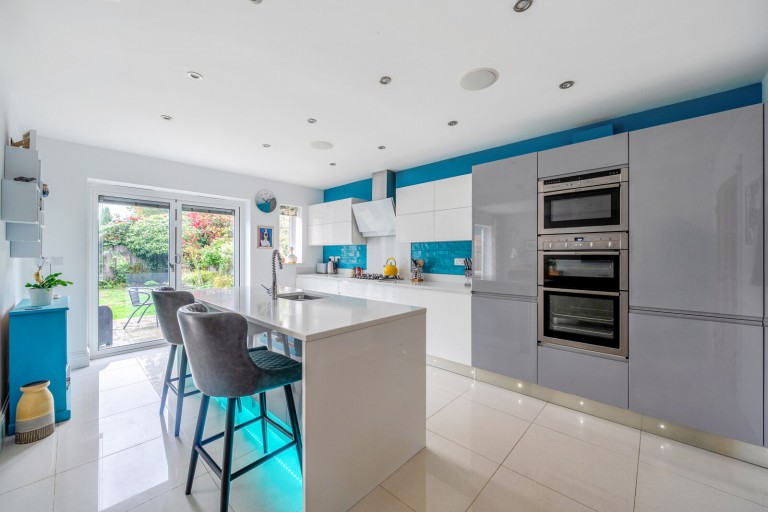 Images for Farleigh Road, New Haw, Surrey
