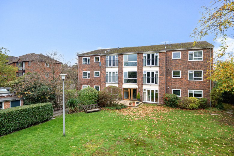 Click the photo for more details of Oatlands Drive, Weybridge, Surrey