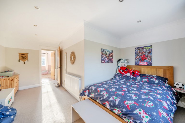 Images for Kingfield, Woking, Surrey