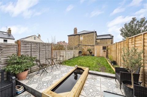 Click the photo for more details of Beaconsfield Road, New Malden, Surrey