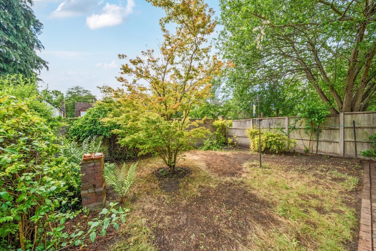 Images for Kingfield, Woking, Surrey