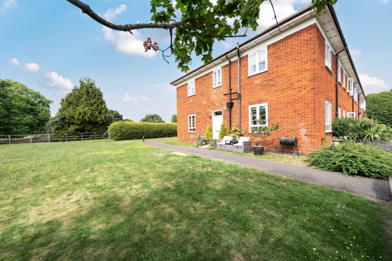 Images for Bakersgate Gardens, Pirbright, Woking
