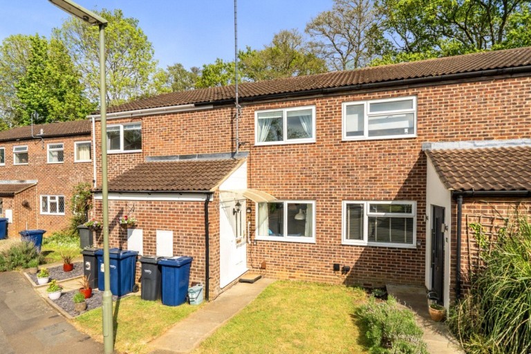 Images for Swallow Close, Milford, Surrey