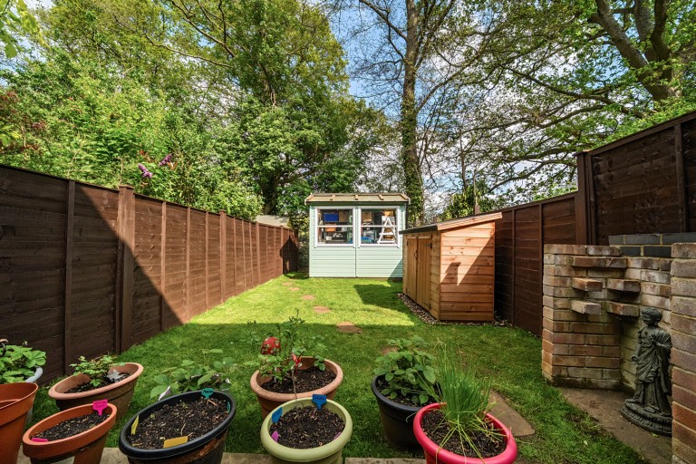 Images for Swallow Close, Milford, Surrey