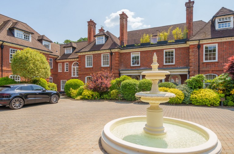 View Full Details for Bracken Place, Chilworth, Southampton, Hampshire, SO16