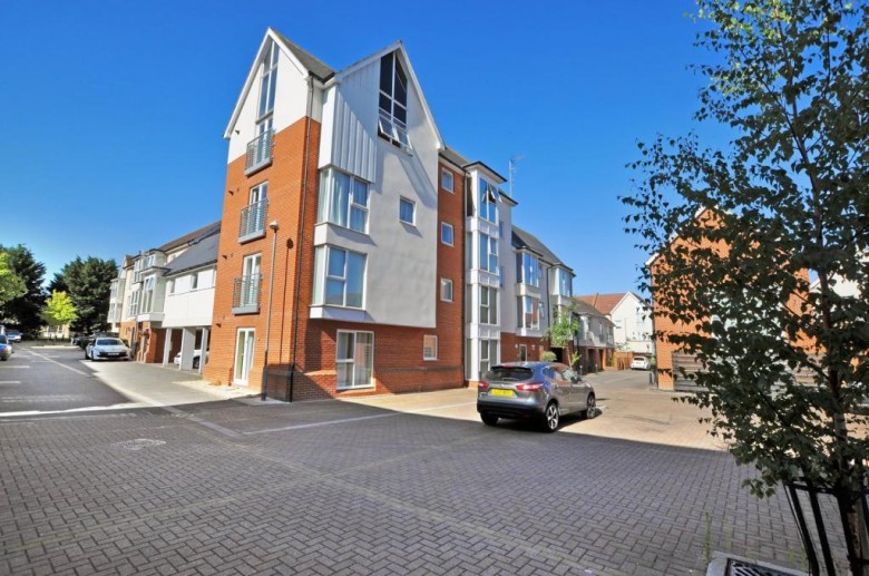 Click the photo for more details of Pearl Square, Chelmsford, Essex