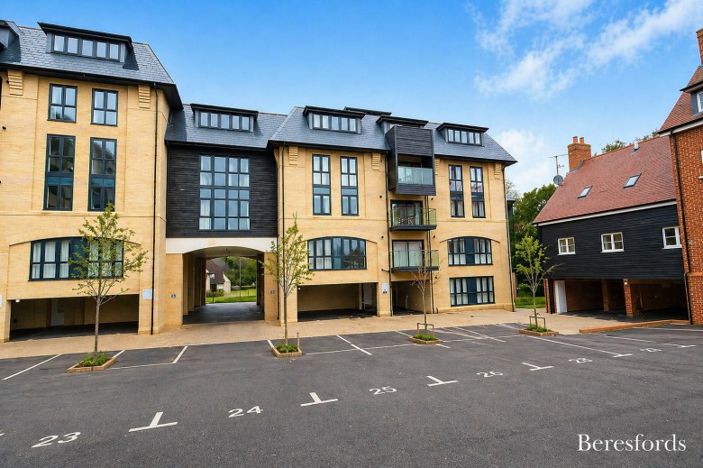 Click the photo for more details of The Causeway, Great Baddow, Essex