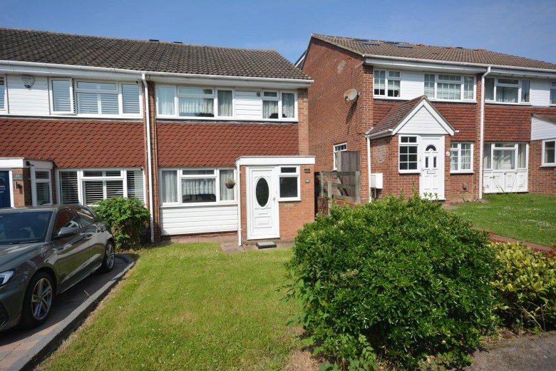 Click the photo for more details of Robin Way, Chelmsford, Essex