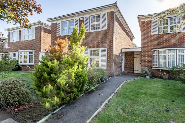 Click the photo for more details of Cotswold Close, Kingston Upon Thames, Surrey