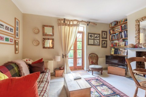 Click the photo for more details of Deacon Road, Kingston Upon Thames, KT2
