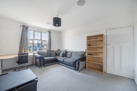 Click the photo for more details of London Road, Kingston Upon Thames, Surrey