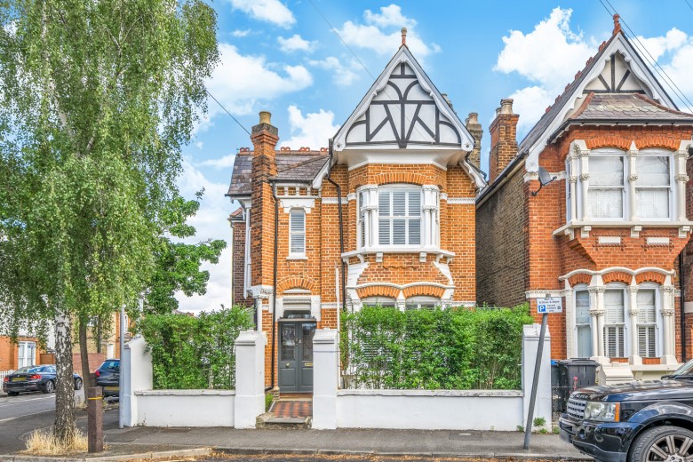 Click the photo for more details of Grove Lane, Kingston Upon Thames, KT1