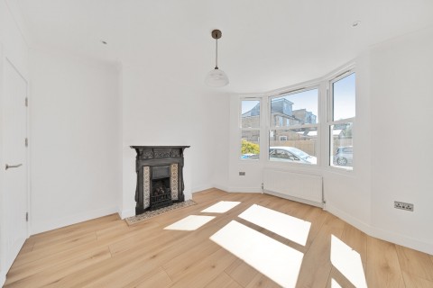 Click the photo for more details of Thorpe Road, Kingston Upon Thames, KT2