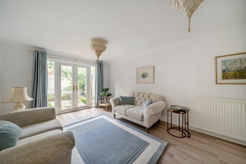 Click the photo for more details of The Farthings, Kingston Upon Thames, Surrey