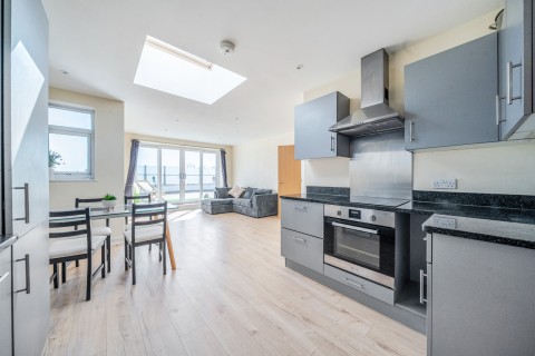 Click the photo for more details of London Road, Kingston Upon Thames