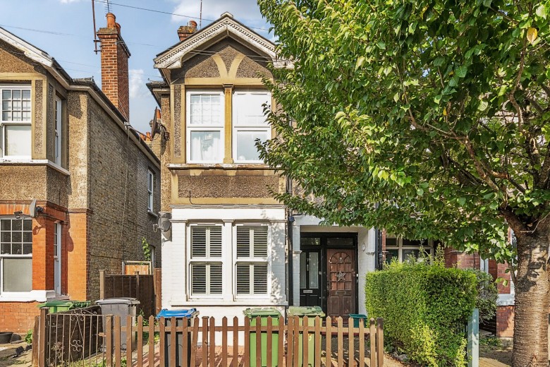 Click the photo for more details of Auckland Road, Kingston Upon Thames, Surrey