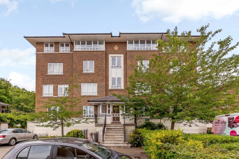 Images for Samuel Gray Gardens, Kingston Upon Thames, Surrey