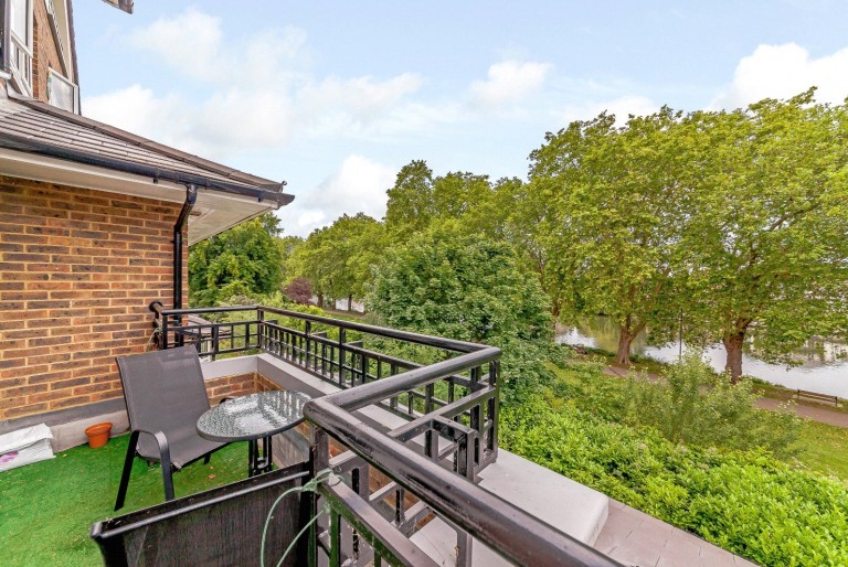 Images for Samuel Gray Gardens, Kingston Upon Thames, Surrey