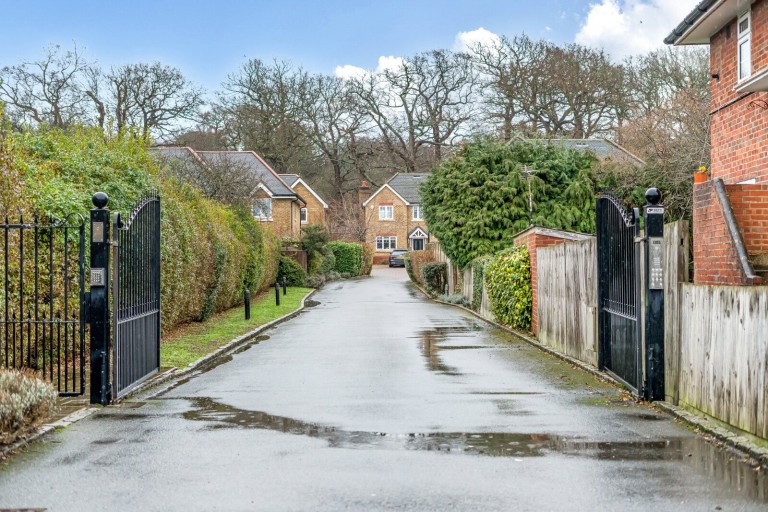 Images for Oakhurst Close, Kingston Upon Thames, Surrey