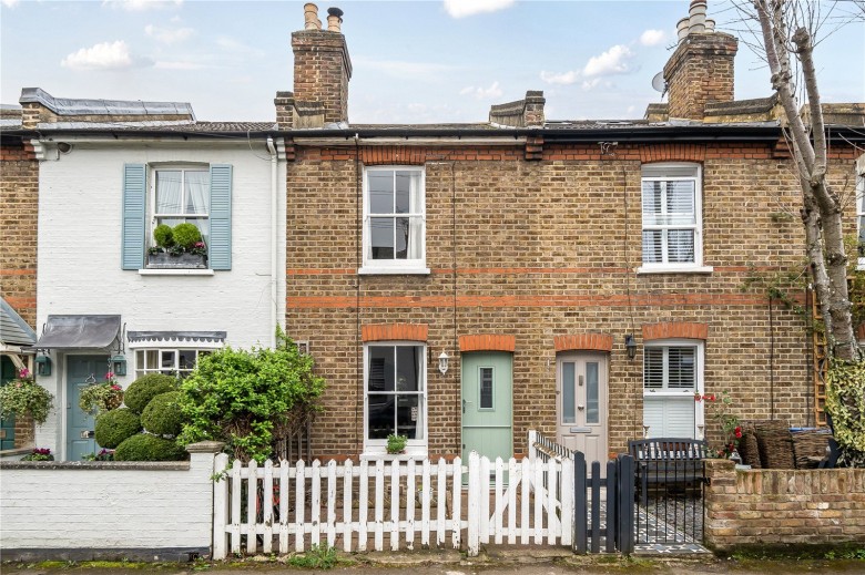 Click the photo for more details of Queens Road, Thames Ditton, Surrey