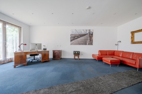 Click the photo for more details of Collingwood Avenue, Tolworth, Surrey