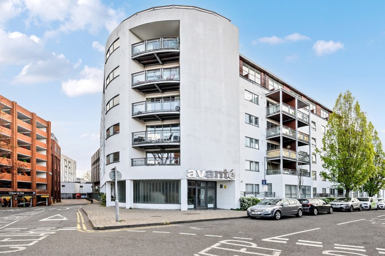 Click the photo for more details of The Bittoms, Kingston Upon Thames