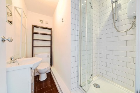 Click the photo for more details of North Place, Teddington