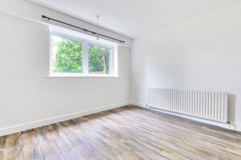 Click the photo for more details of Broughton Avenue, Richmond, TW10
