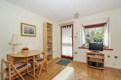 Click the photo for more details of Oakleigh Mews, Bond Road, Surbiton, KT6